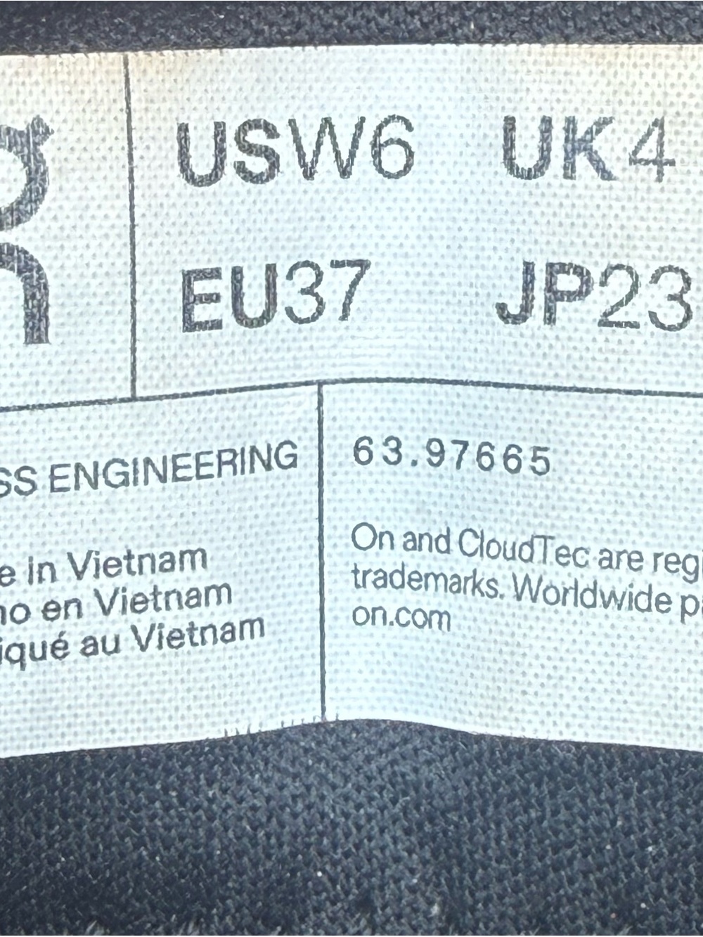 On Running Men's Waterproof Trail Boots in Gray and Black - Picture 7 of 7
